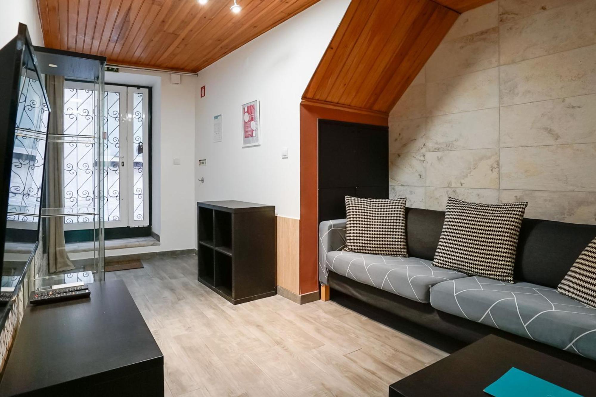 Cosmopolitan Chiado Apartment By Lovelystay Lisabona Exterior foto